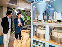 河村隆一の訪問!エコスポット「株式会社 霧下そば本家」