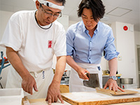 河村隆一の訪問!エコスポット「株式会社 霧下そば本家」