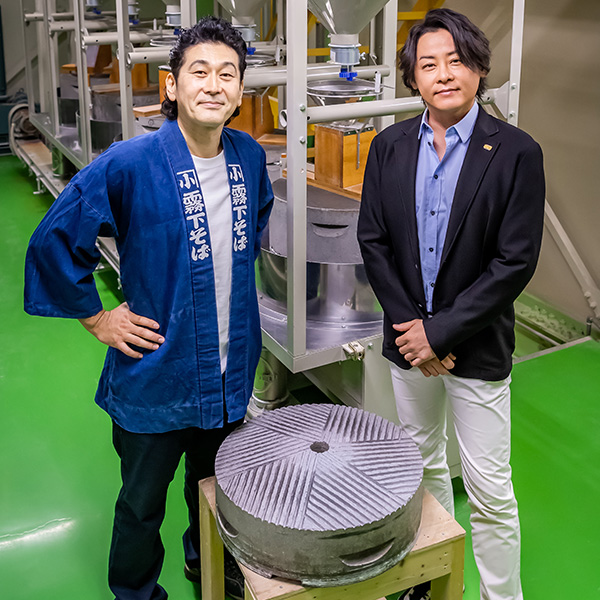 株式会社 霧下そば代表取締役の田光さんと河村さん。