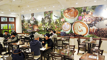 アースカフェ店内