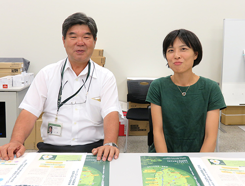 立岩寿一教教授(左)と山下詠子助教(左)