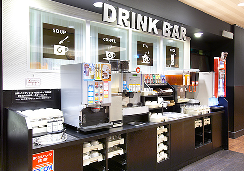 「ガスト」のドリンクバーで常備のストローを廃止した。